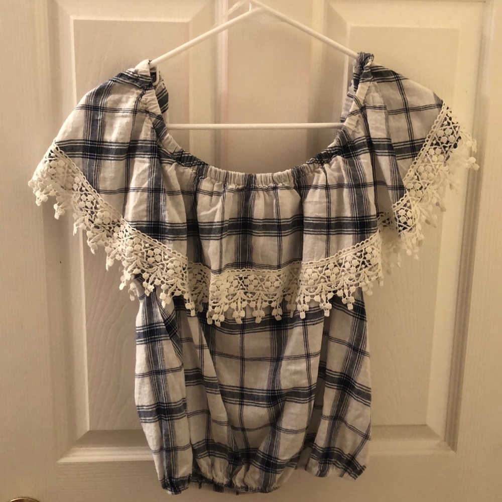 Women’s sleeveless blouse